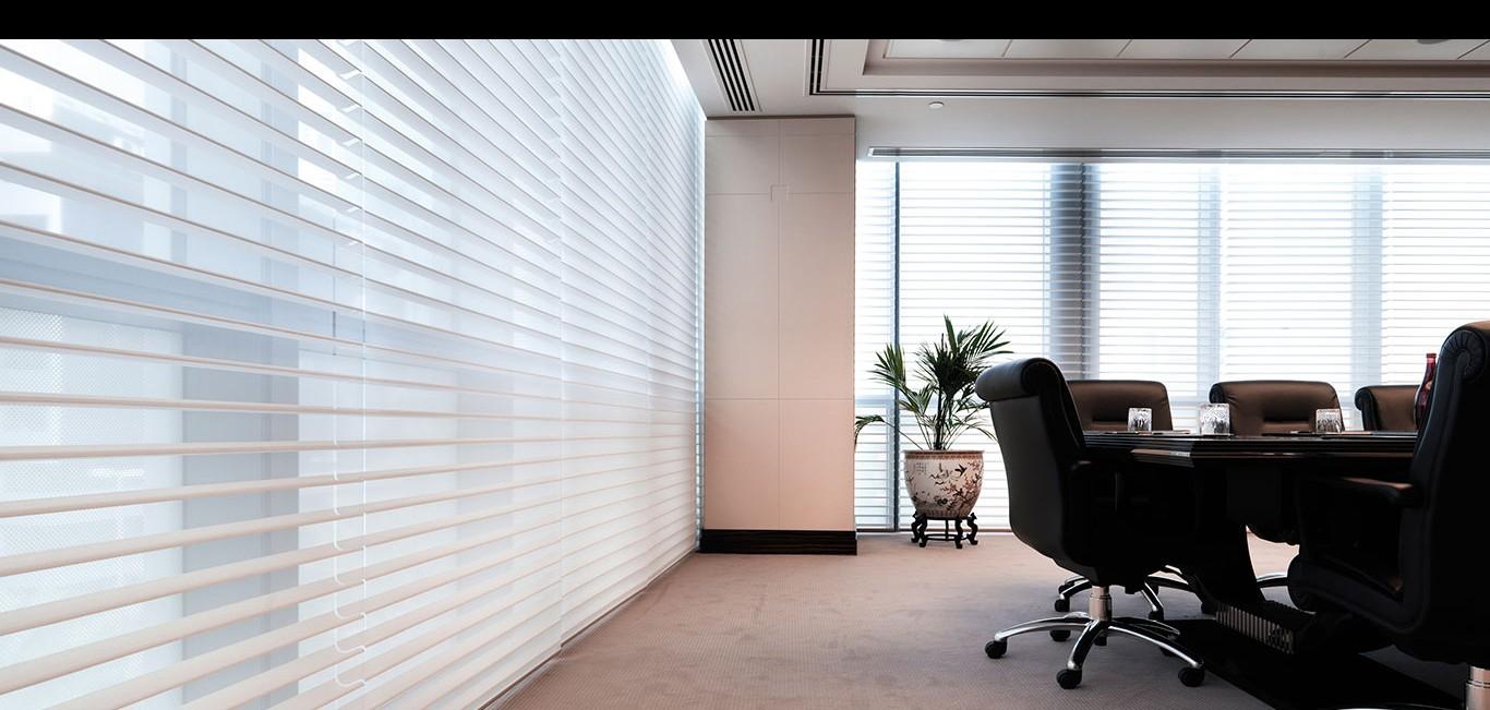 Cortina Silhouette Cortina Silhouette® - Hunter Douglas - Escritório (sala de reunião)